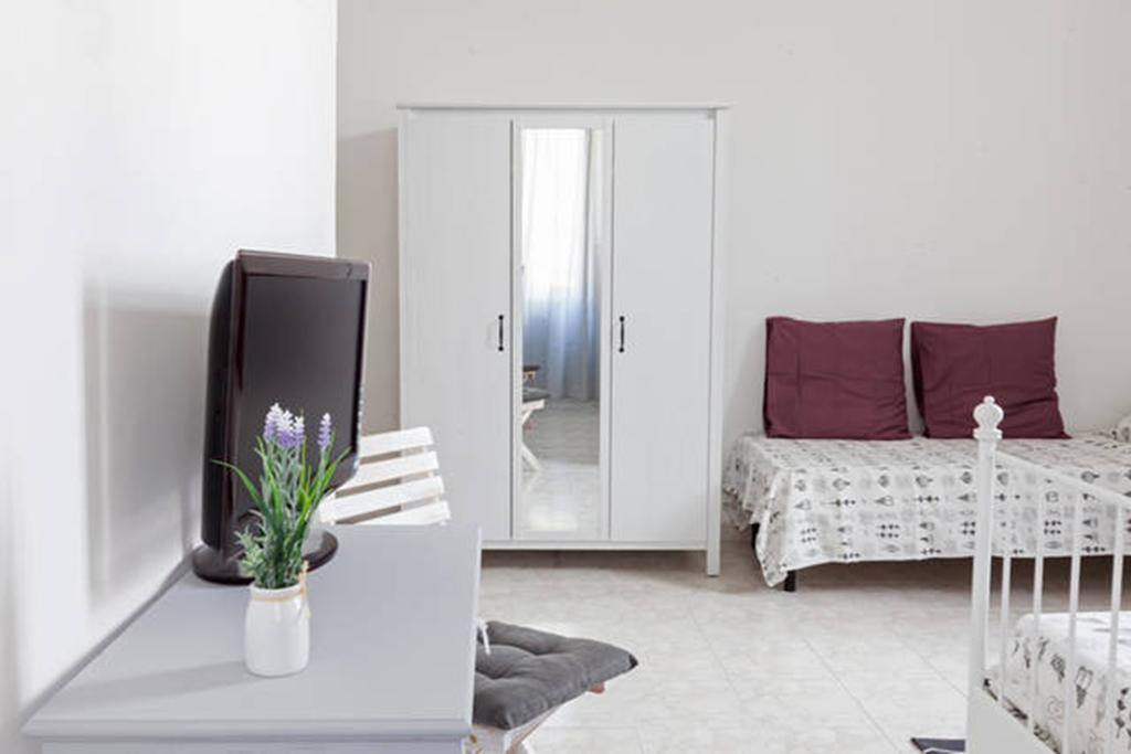 Domus Merulana Bed And Breakfast Рим Номер фото