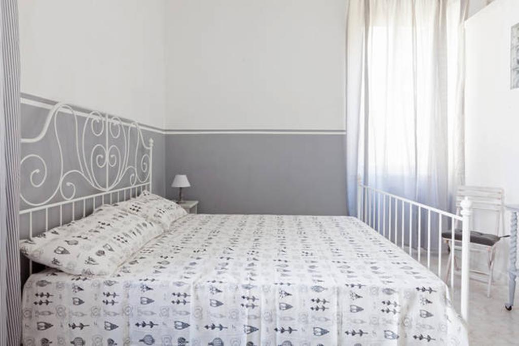 Domus Merulana Bed And Breakfast Рим Номер фото